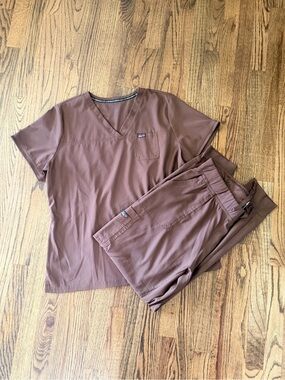 Koi Lite Women’s Brown Scrub Set - Top & Pants Size L Tall